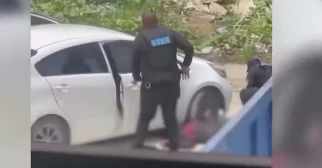 Video muestra disparo policial en Santo Domingo Oeste