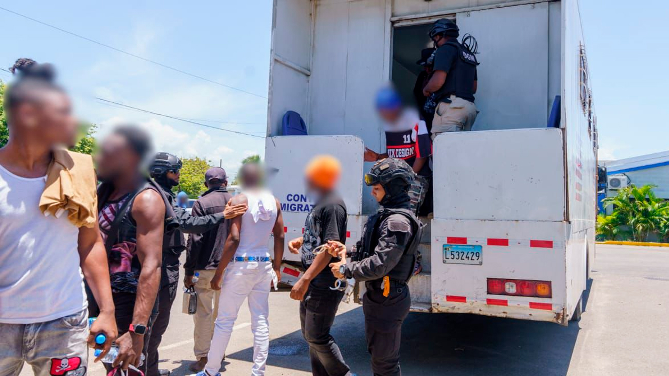 Casi mil extranjeros irregulares fueron deportados a su país en las últimas 24 horas