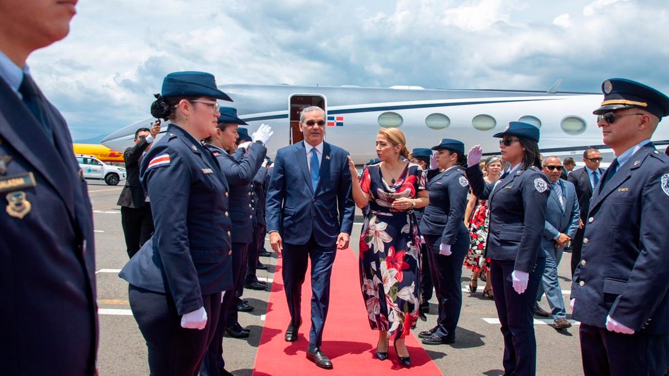 Abinader llega a Costa Rica para participar en toma de posesión de Laura Fernández Delgado