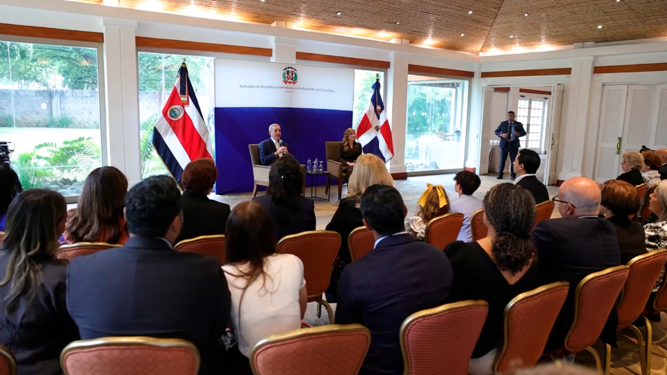 Abinader fortalece vínculos con la diáspora dominicana y reafirma compromiso en Costa Rica