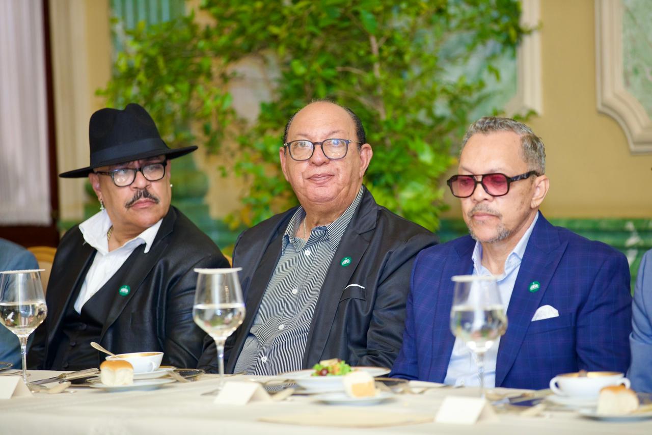 Presidente Luis Abinader reafirma respaldo a la clase artística y escucha propuestas del sector cultural