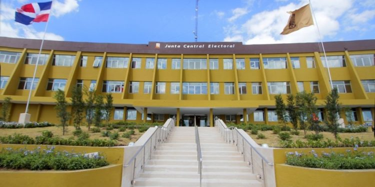 Junta Central desmiente entrega de cédulas a nacidos en enero, febrero y marzo