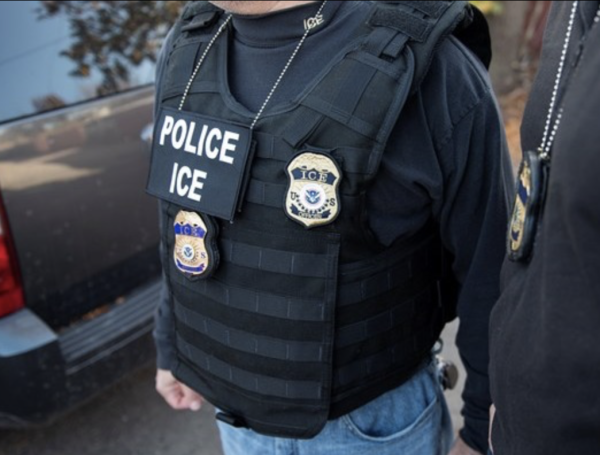 Arrestan a un agente del ICE acusado de disparar a un migrante venezolano en Minnesota