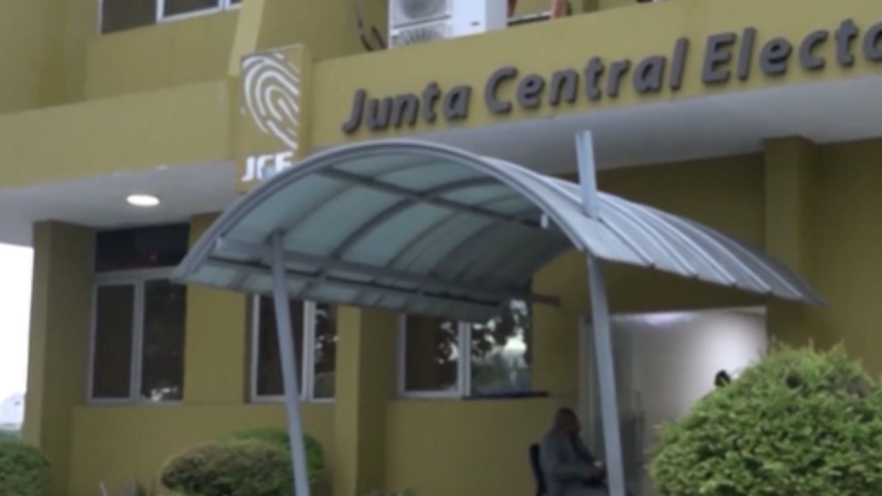 JCE regula firmas encuestadoras con multas de hasta 200 salarios mínimos por incumplimiento