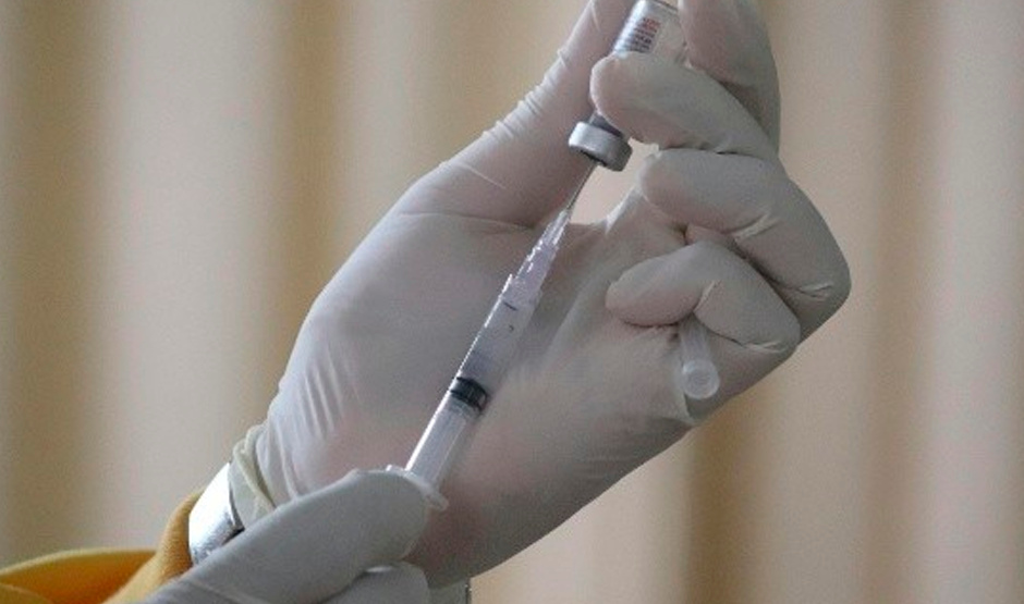 Brasil suspende temporalmente vacuna contra el den