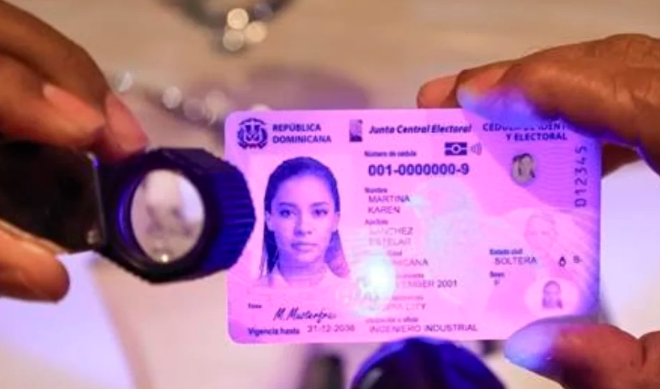 Nueva cédula dominicana es reconocida como el Mejo