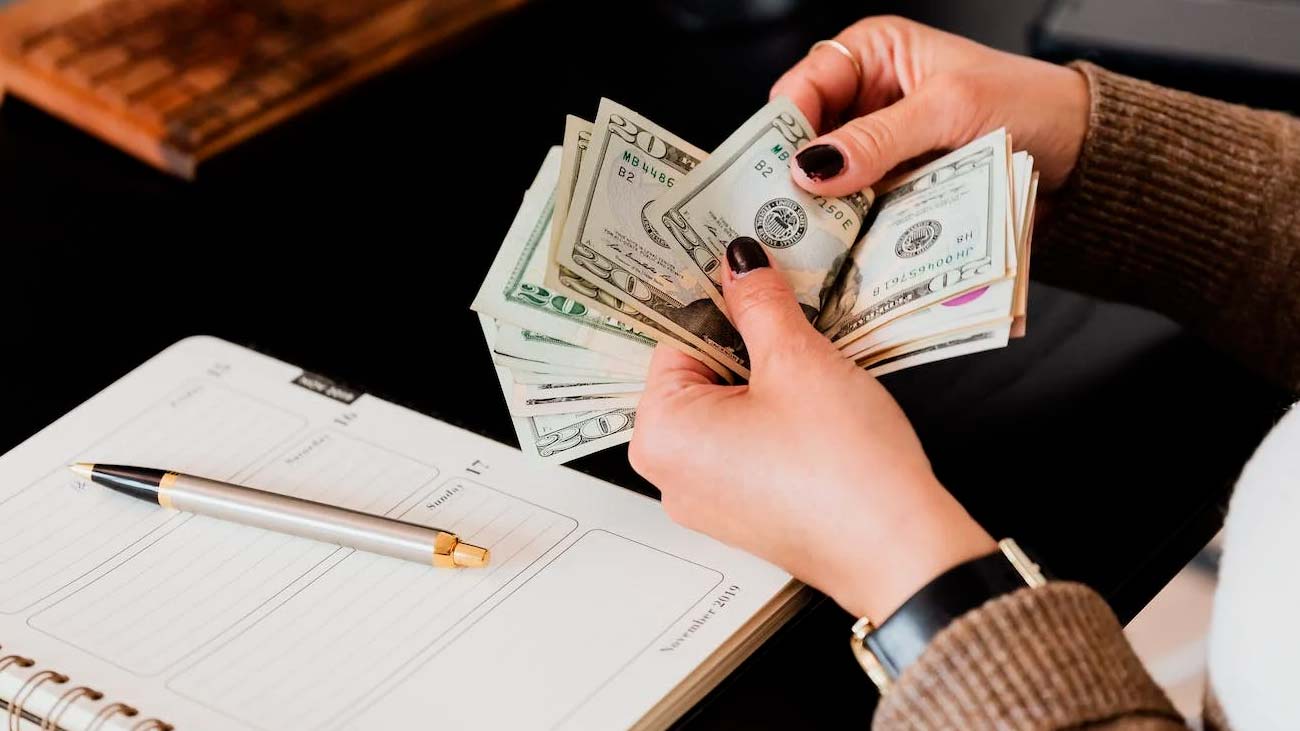 ¿Cómo está la tasa del dólar y el euro hoy en República Domi