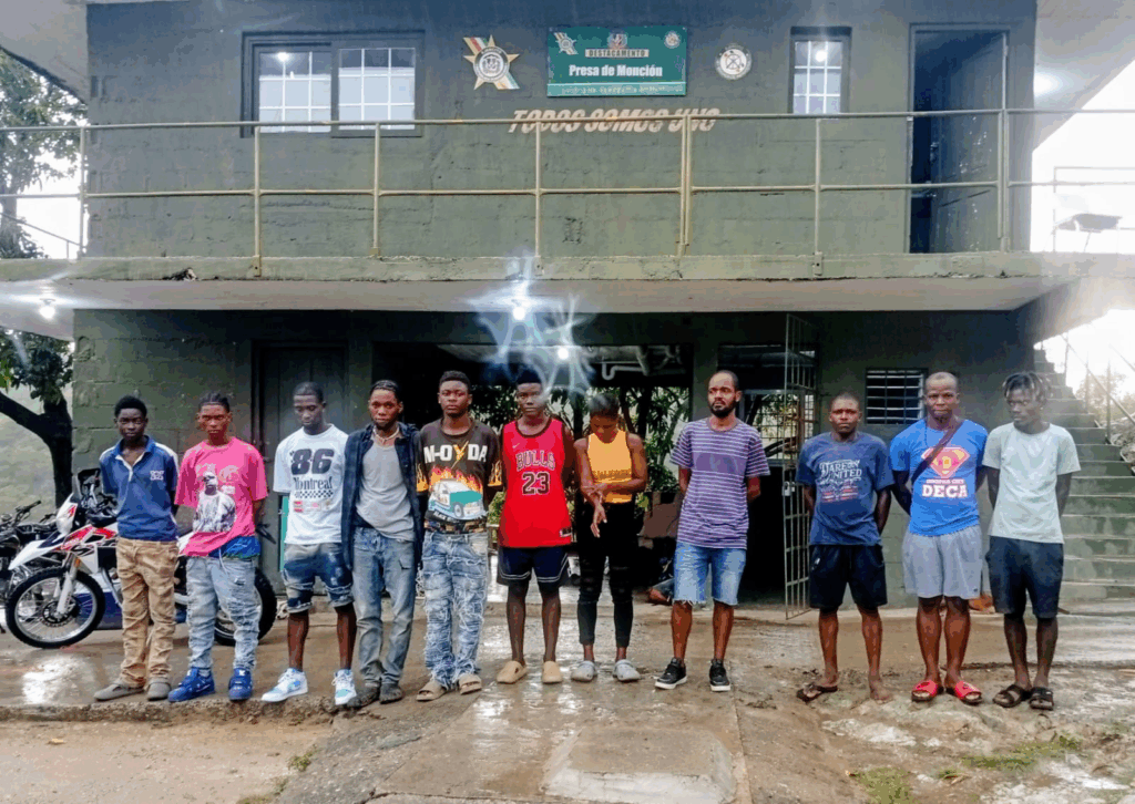 Ejército detiene a 38 haitianos indocumentados en operativos