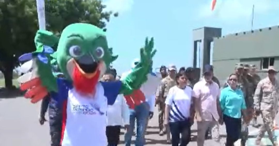Llama de los Juegos Centroamericanos llega a Dajabón vía Fuerza Aérea