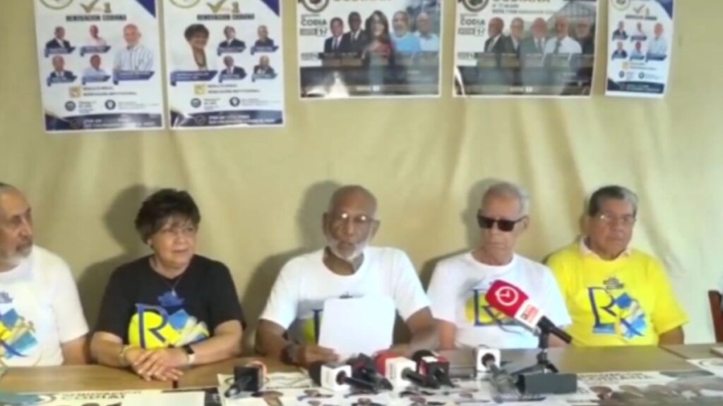 Leonardo Mercedes aspirante al CODIA durante denuncia de presuntas irregularidades electorales