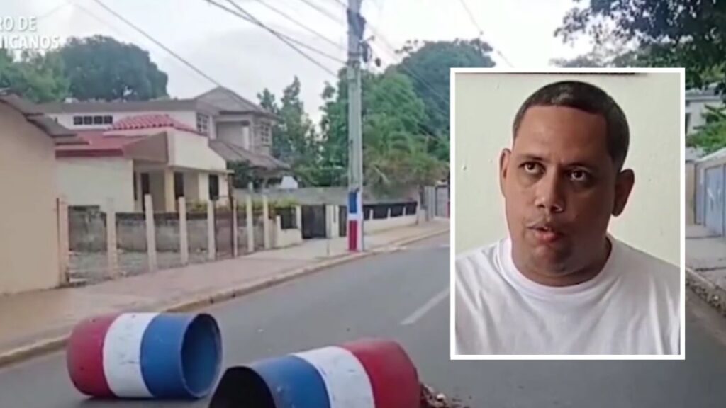 Vecinos de Licey Al Medio en protesta pacífica durante la huelga de 48 horas.